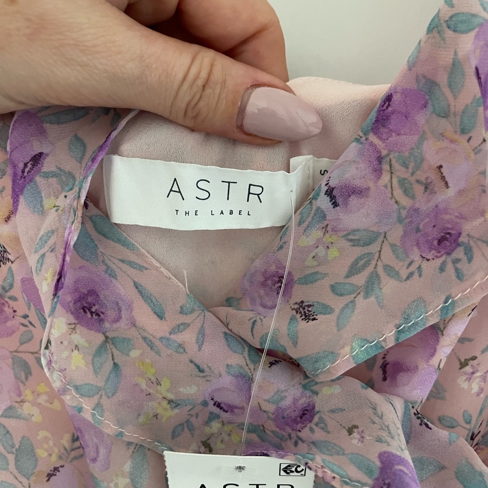 ASTR Dress - Picture 3 of 3